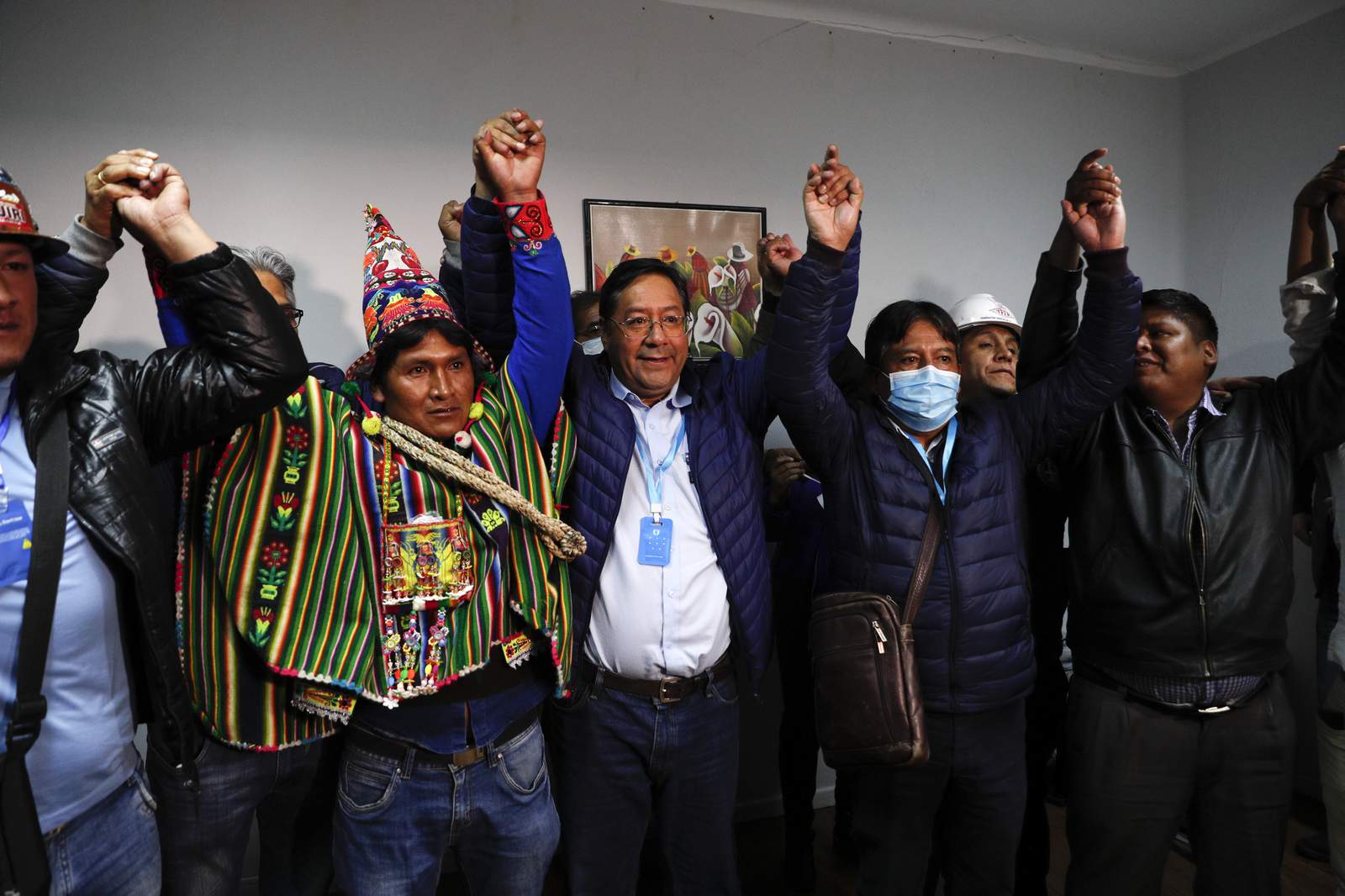Varios adelantan el triunfo de Arce en elecciones de Bolivia