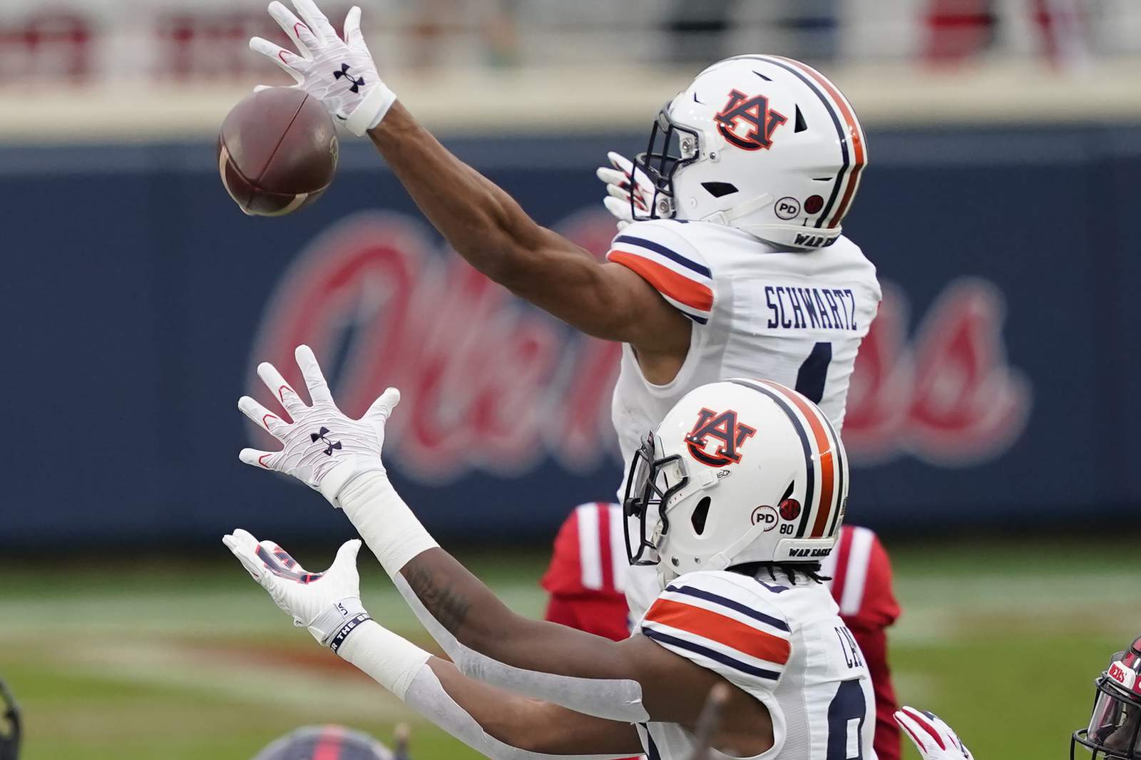 Nix finds Williams for game winner as Auburn tops Ole Miss