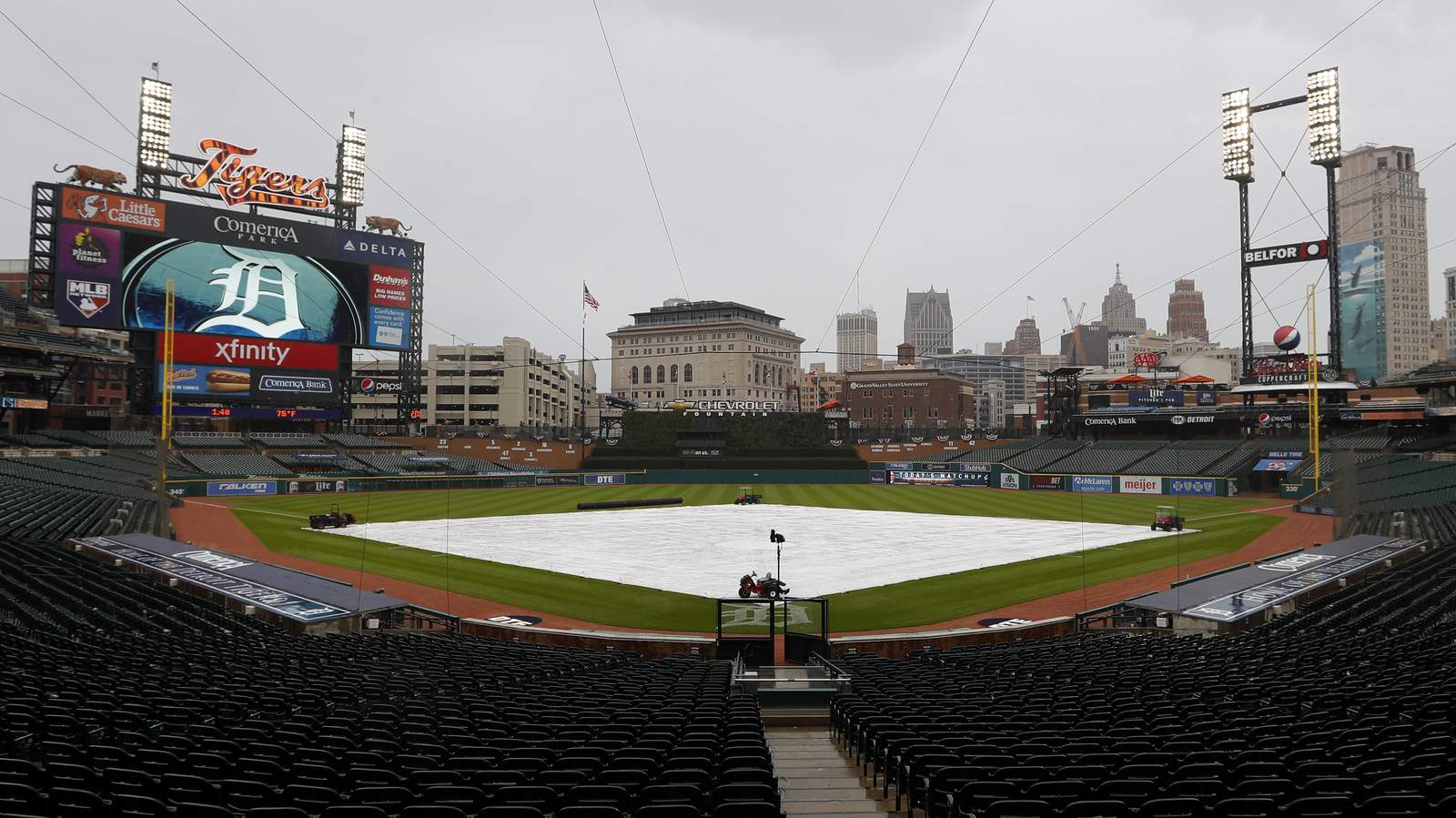 Tigers, Reds rained out, to play 7-inning twinbill Sunday