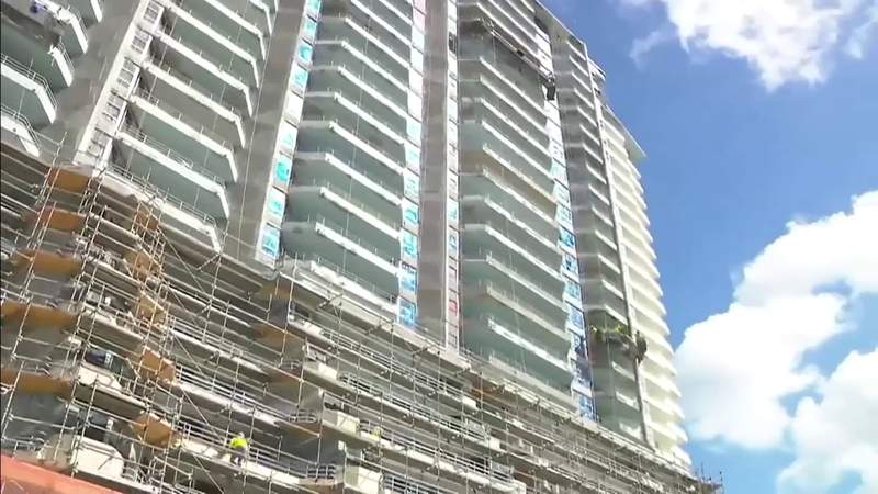 Biscayne Bay condo resident holding out against forced eviction by real estate developer