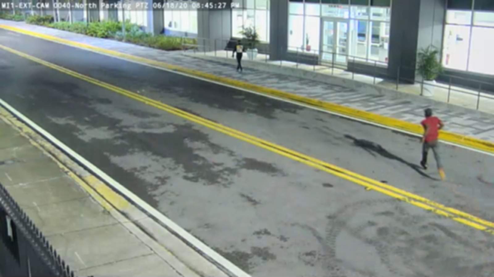 Shooter near AmericanAirlines Arena wanted after wounding robbery victim