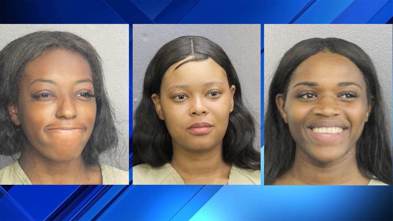 Tymaya Wright (izquierda), Danaysha Dixon (centro) y Keira Ferguson (derecha) fueron arrestados después de que una escena violenta fuera capturada en video el martes en el aeropuerto de Fort Lauderdale.