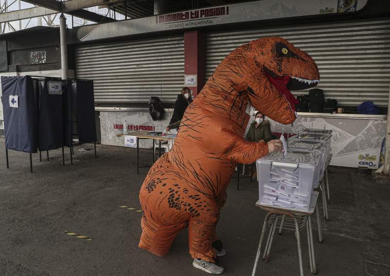 Independientes lideran elección de constituyentes en Chile