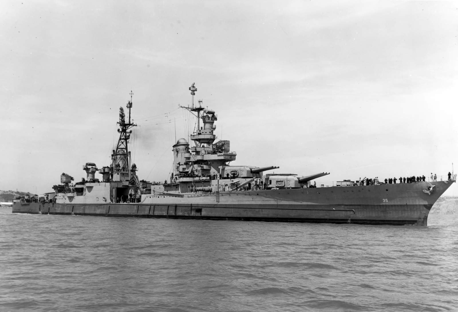 Congress awards its highest honor to USS Indianapolis crew