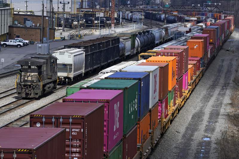 US rail industry defends safety record amid staffing cuts