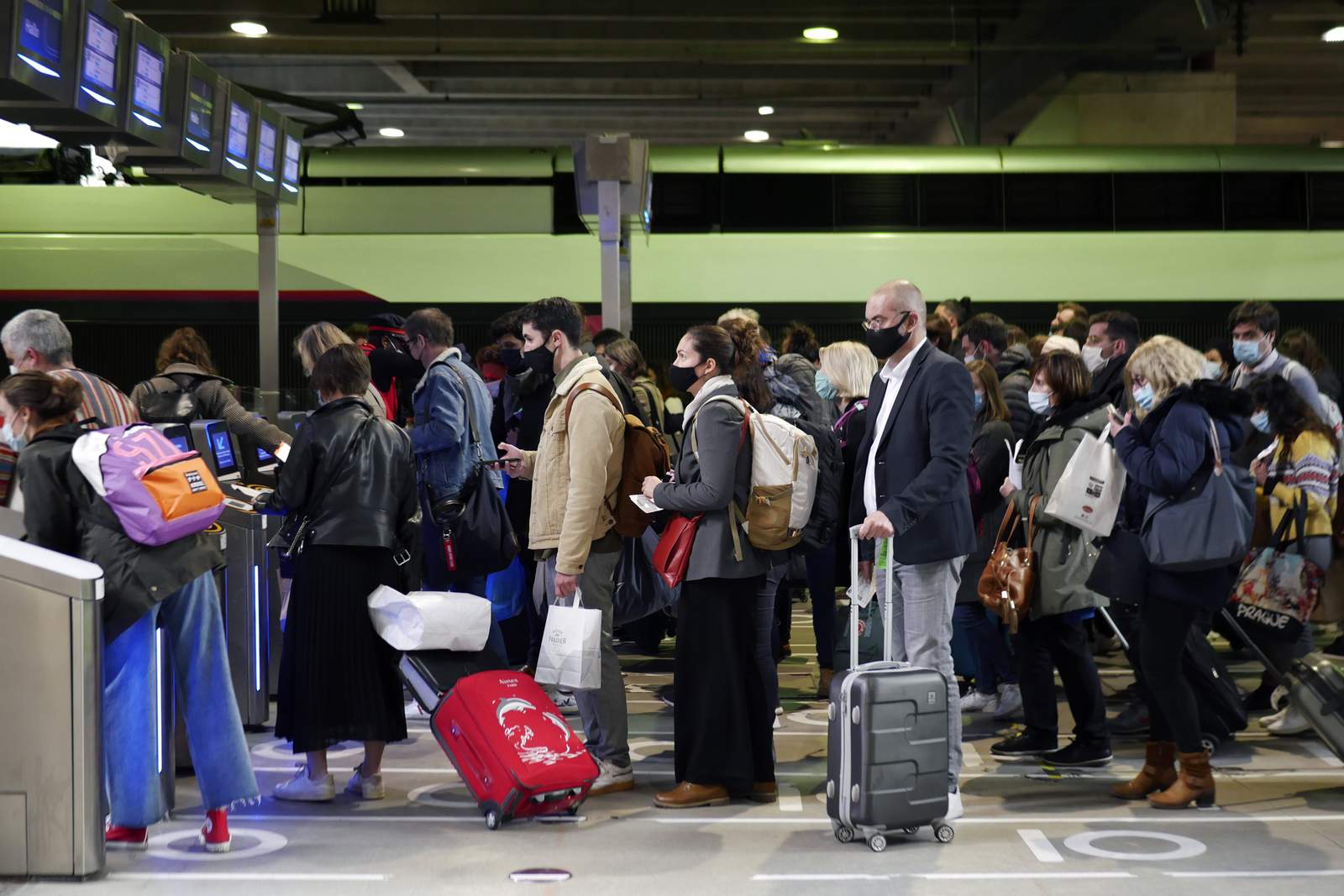 French hospitals boost Easter staff to battle virus resurge