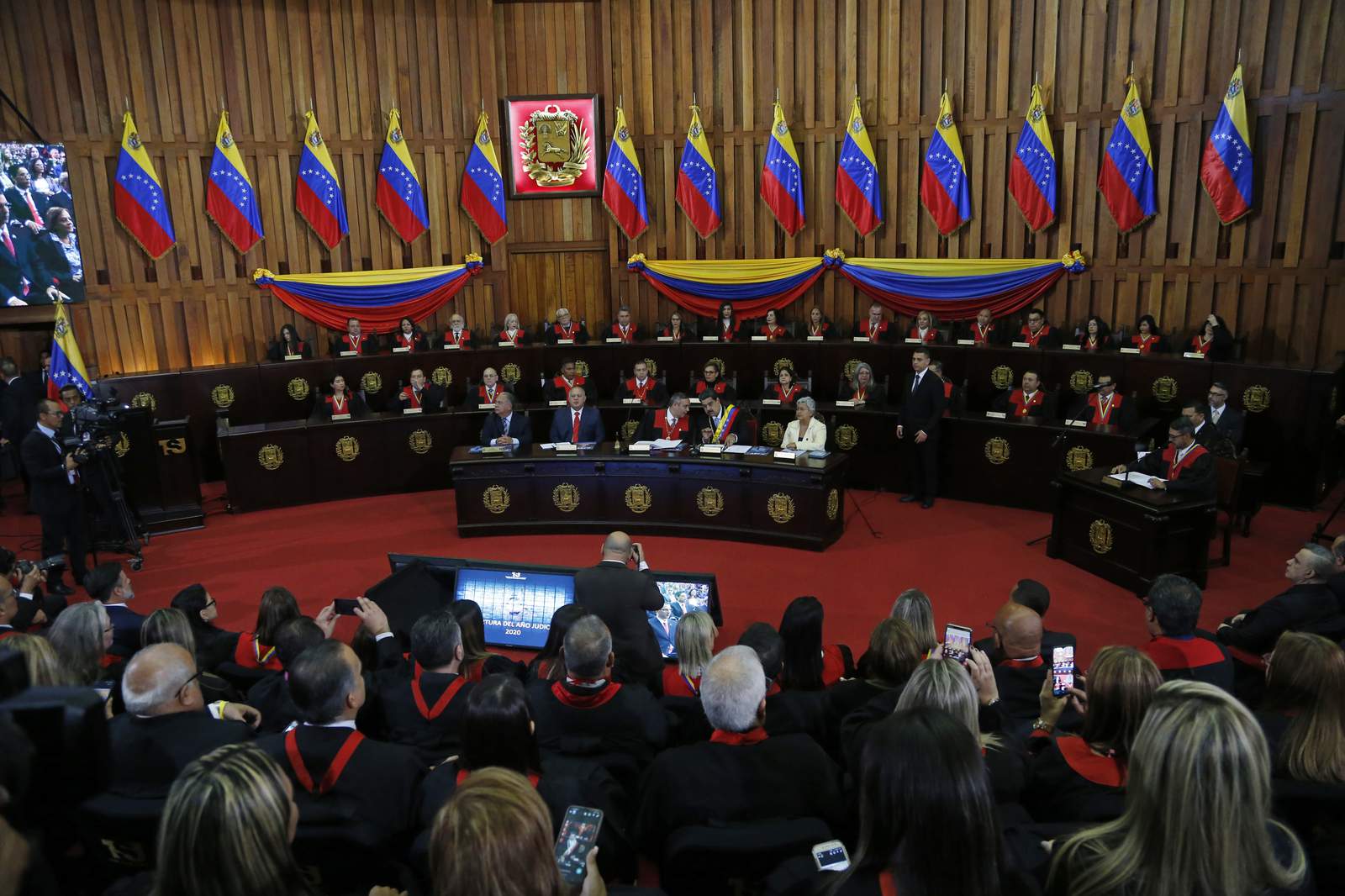 Venezuela court orders takeover of 2 major political parties