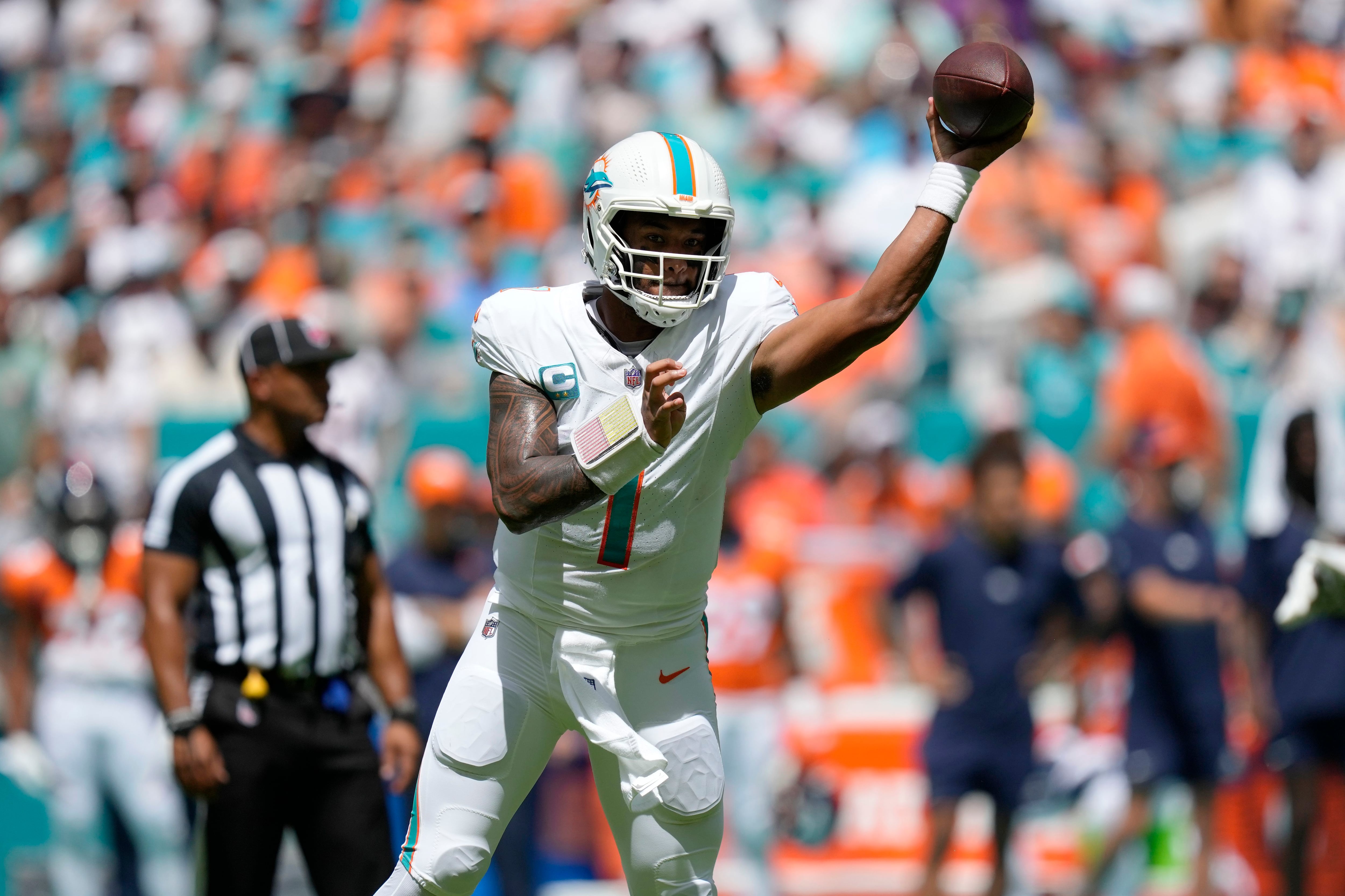 Josh Allen throws 4 TD passes, runs for score, Bills rout division rival  Dolphins 48-20