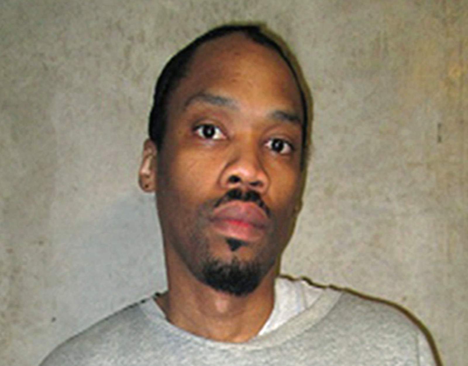 Oklahoma panel advances convicted killer's commutation