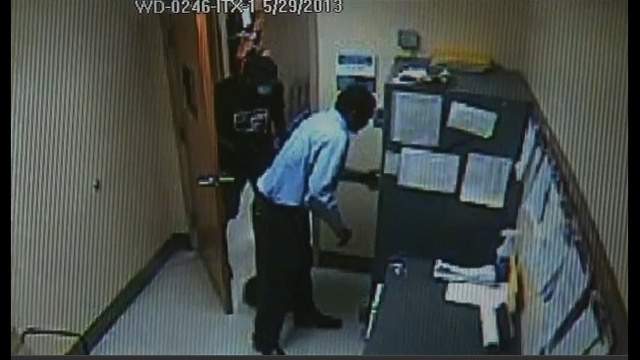 Winn Dixie Robbers Caught On Tape