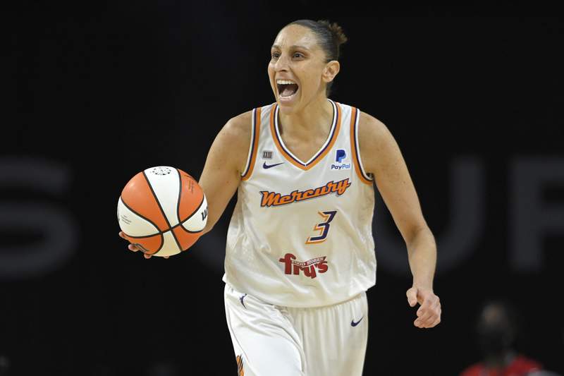 WNBA playoff semifinals all even, shifts to Chicago, Phoenix