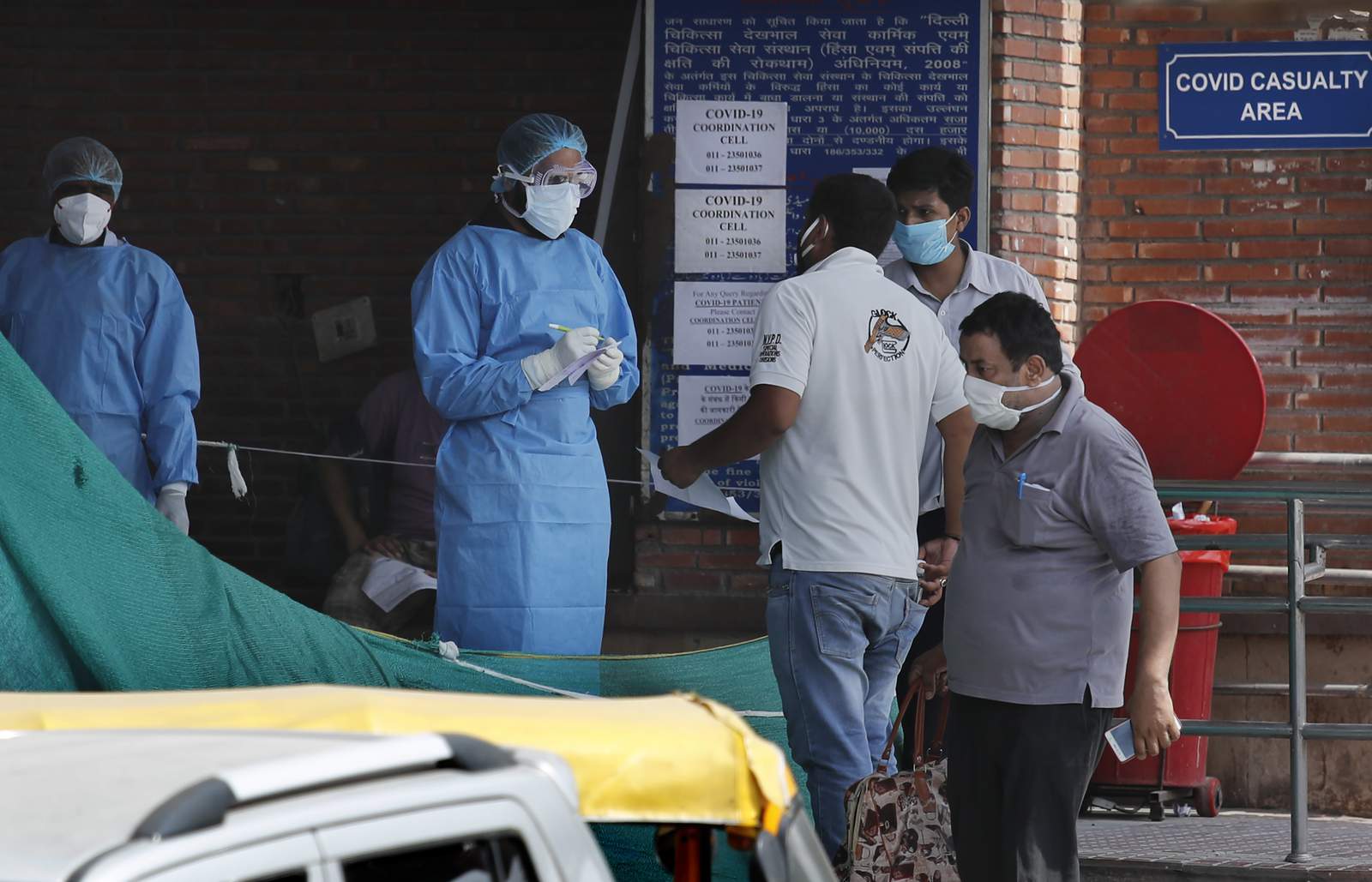 'Ticking time bomb:' Lack of beds slows Delhi's virus fight