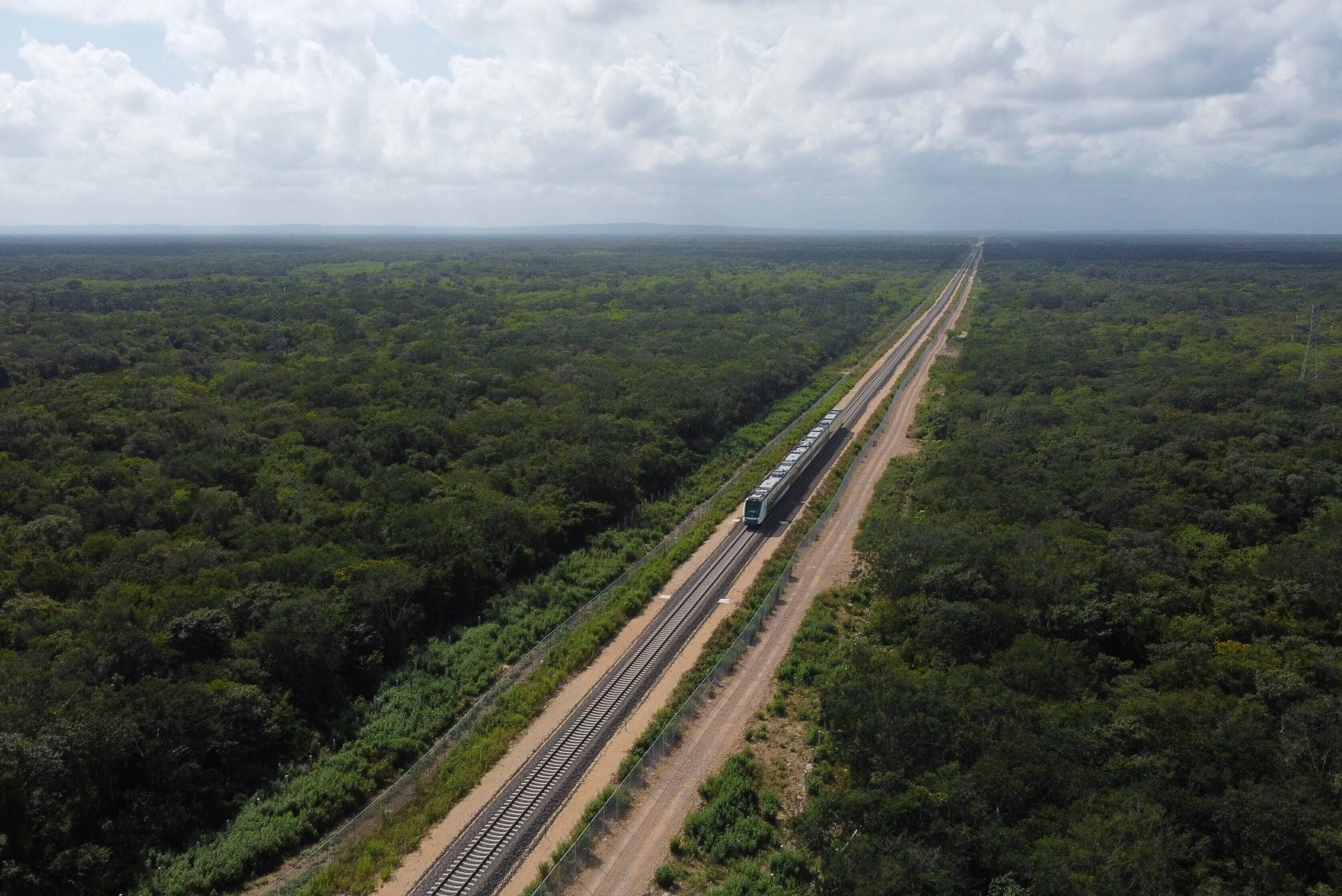 El tren maya de México abre parcialmente sus puertas al público entre  retrasos y sobrecostos