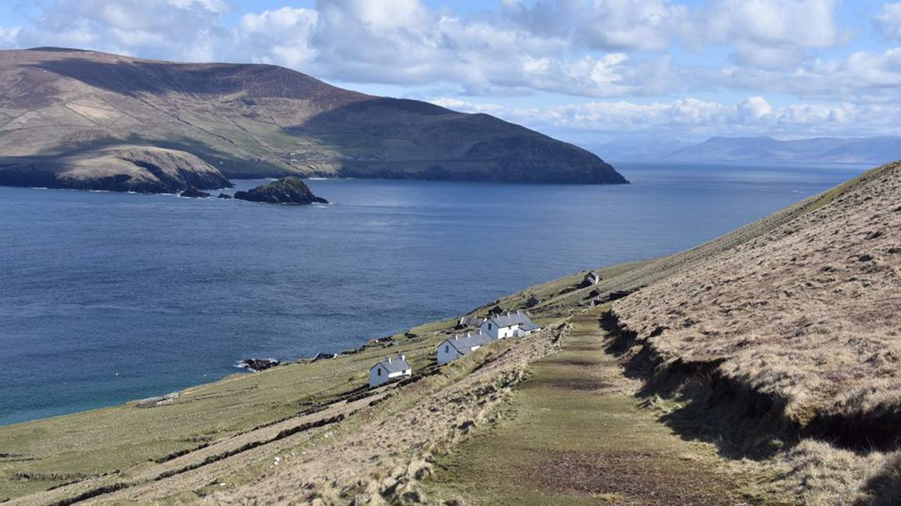 Irish island posts dream for people to run coffee shop; housing, food provided