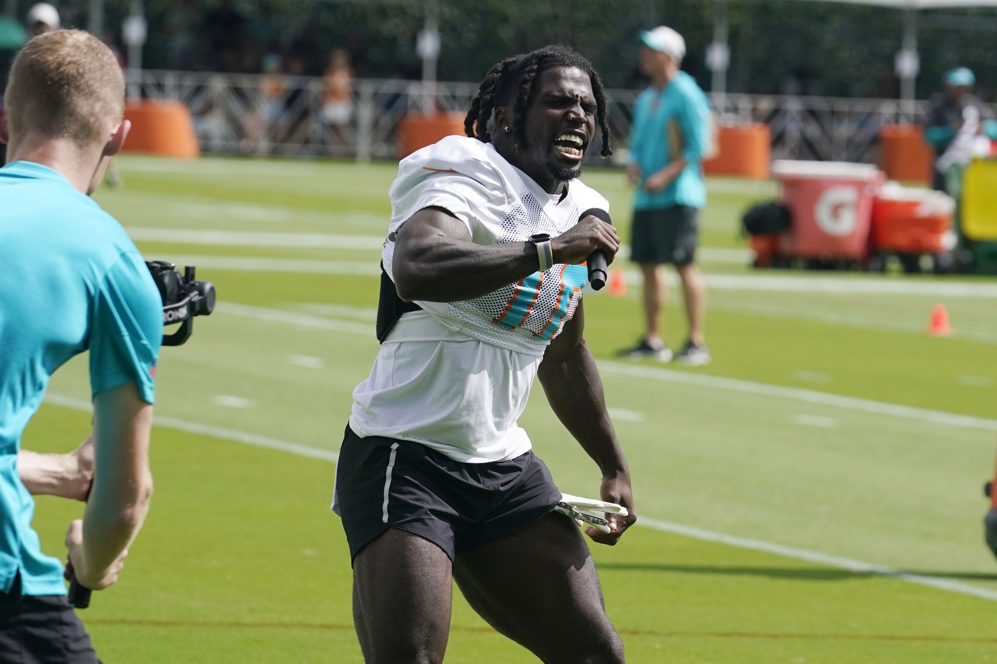 Tyreek Hill wears orange jersey at Dolphins practice after strong Saturday  showing