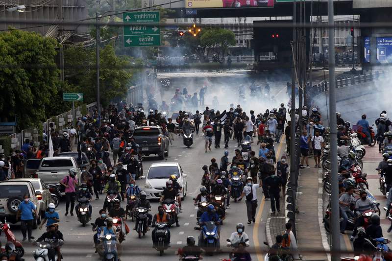 Thai police fire rubber bullets, tear gas at virus protest