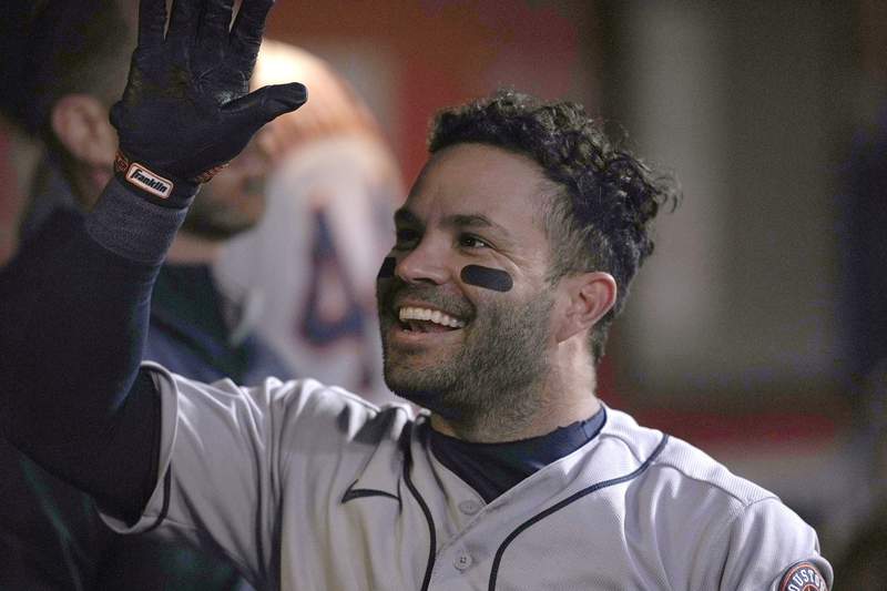 Altuve hits grand slam on 2-homer night, Astros beat Giants