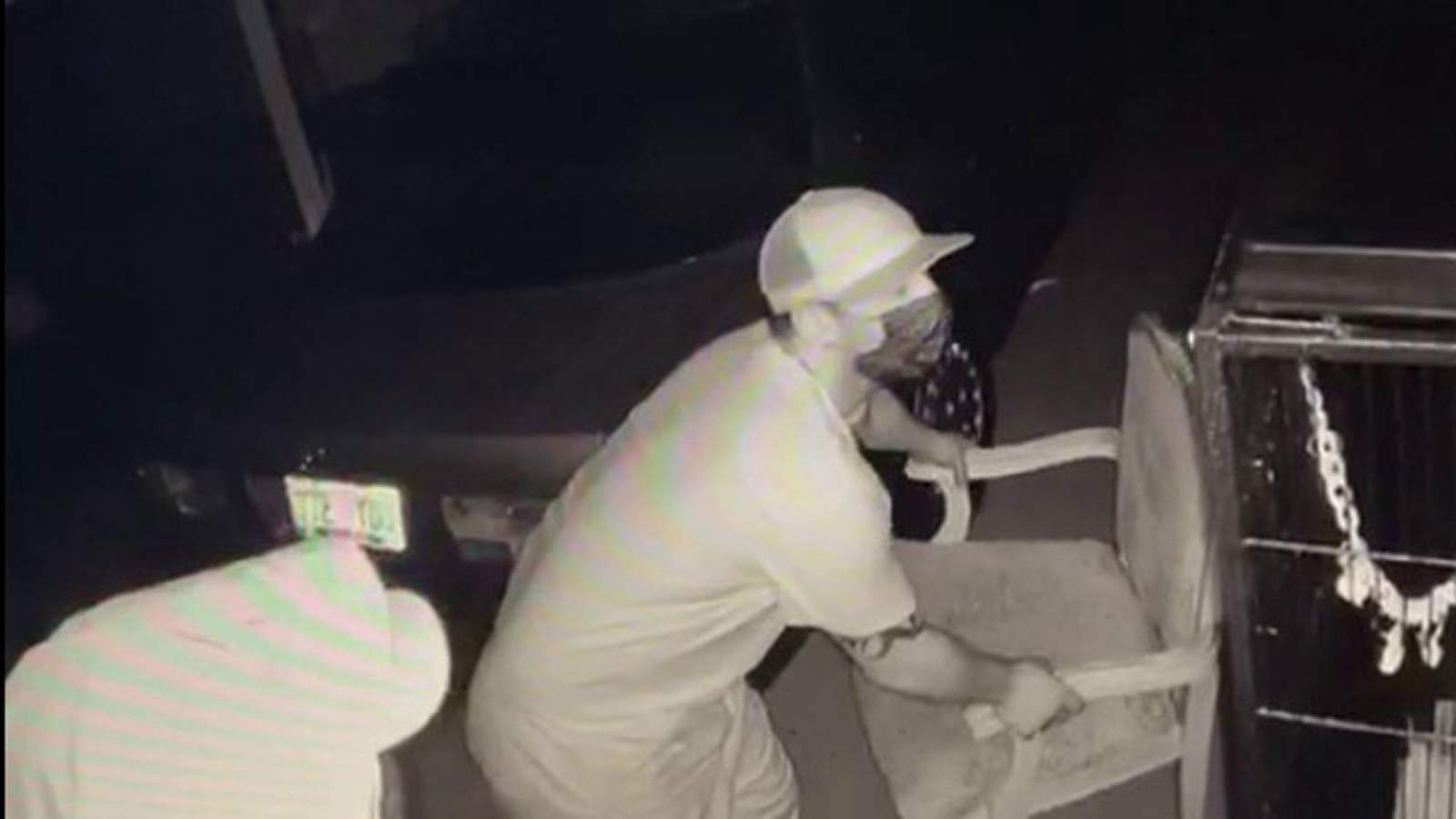 Video shows burglars take $6,000 from shed in Flagami