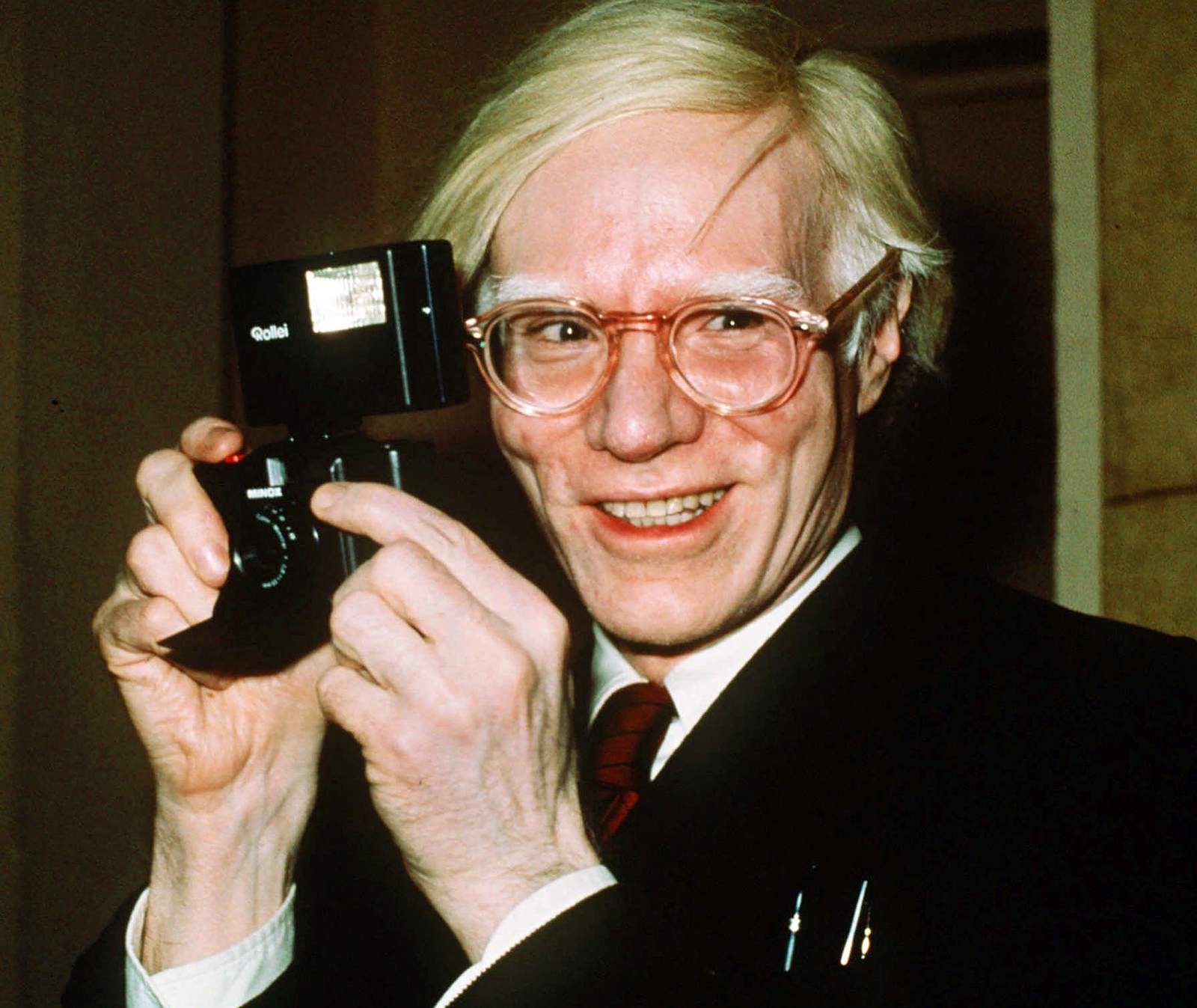 US court sides with photographer in fight over Warhol art