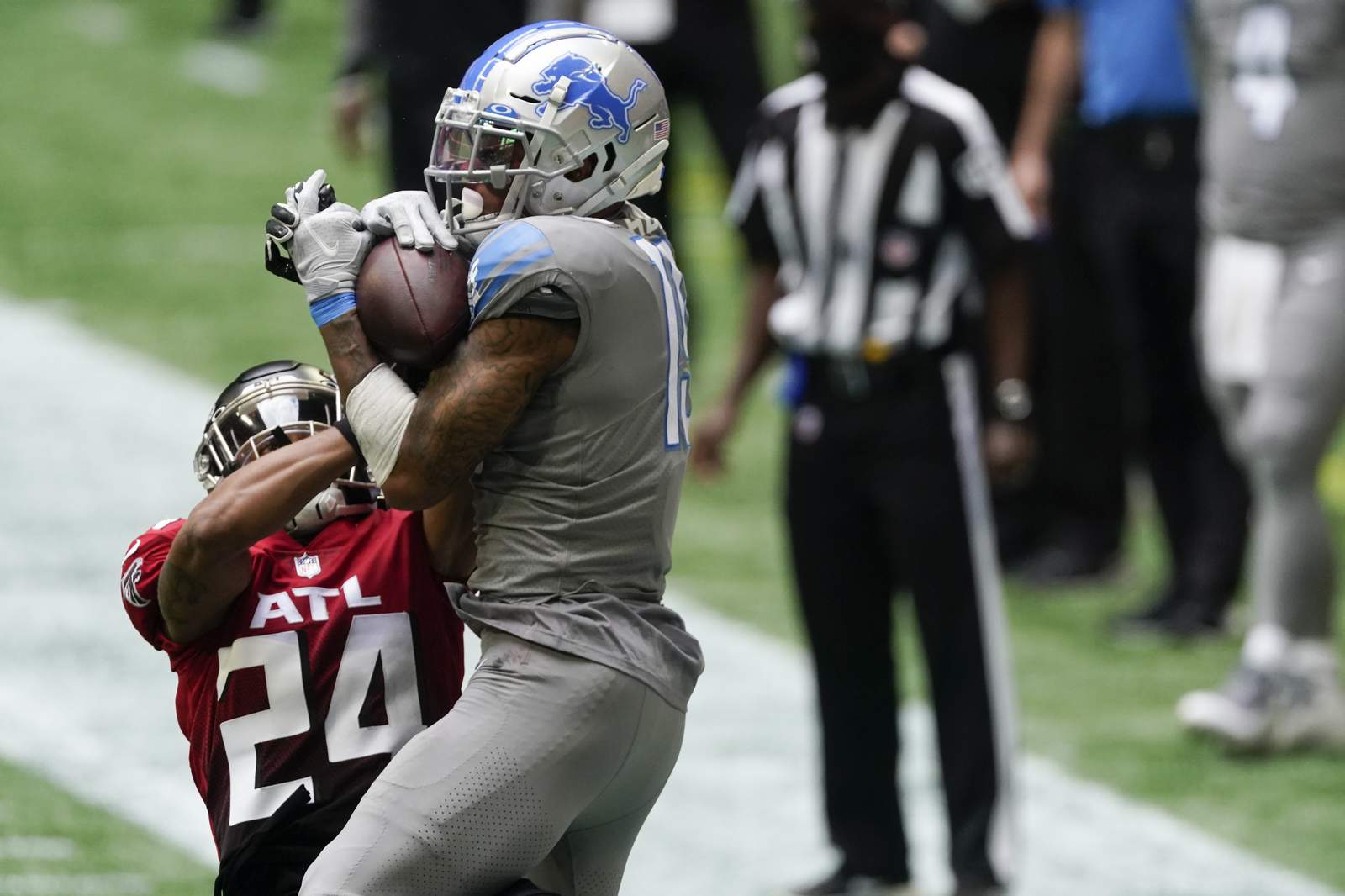 Lions stun Falcons 23-22 after letting Atlanta score late TD