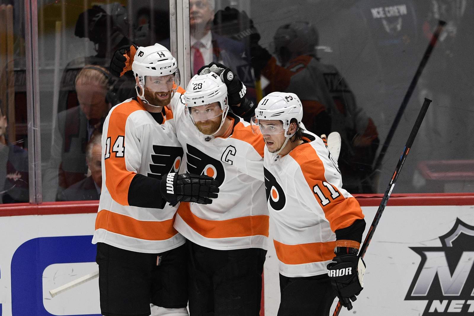 Giroux, Flyers rout Capitals and keep Ovechkin at 698 goals