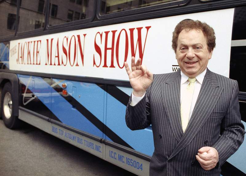 Jackie Mason, comic who perfected amused outrage, dies at 93