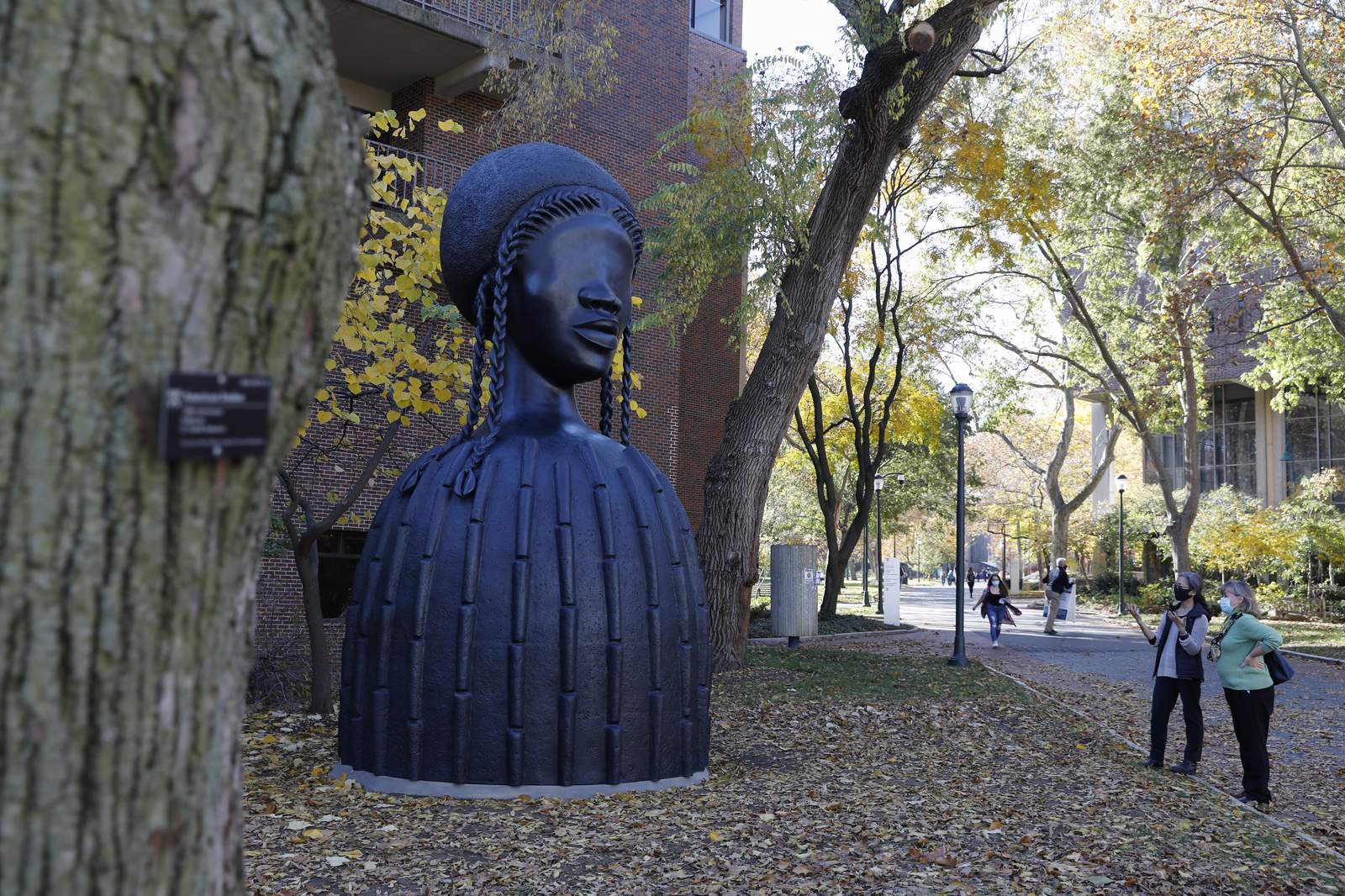 Massive Simone Leigh sculpture now greets Penn students