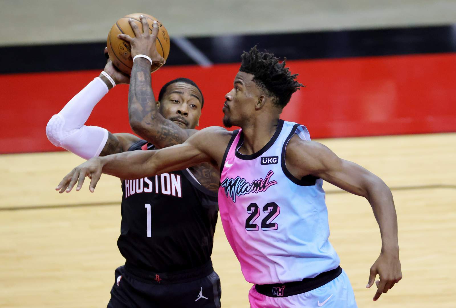 Jimmy Butler has triple-double, leads Heat past Rockets