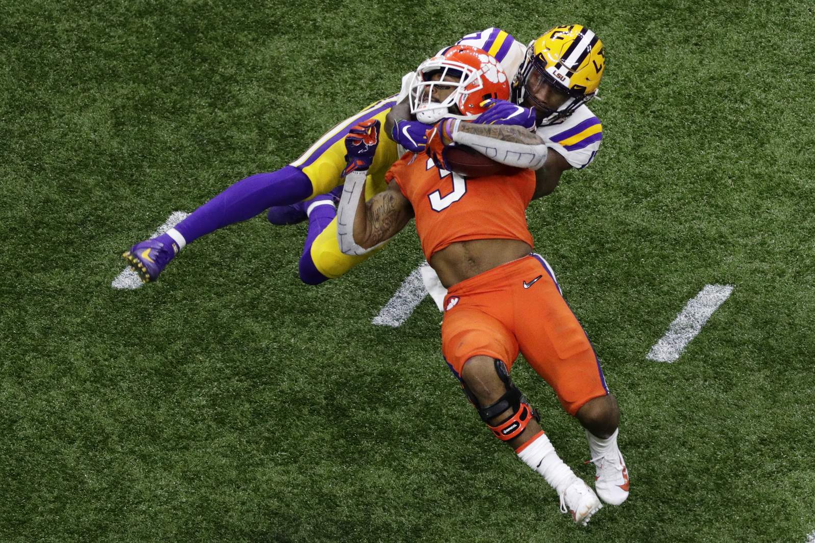 Clemson D, Lawrence falter as LSU rolls to championship