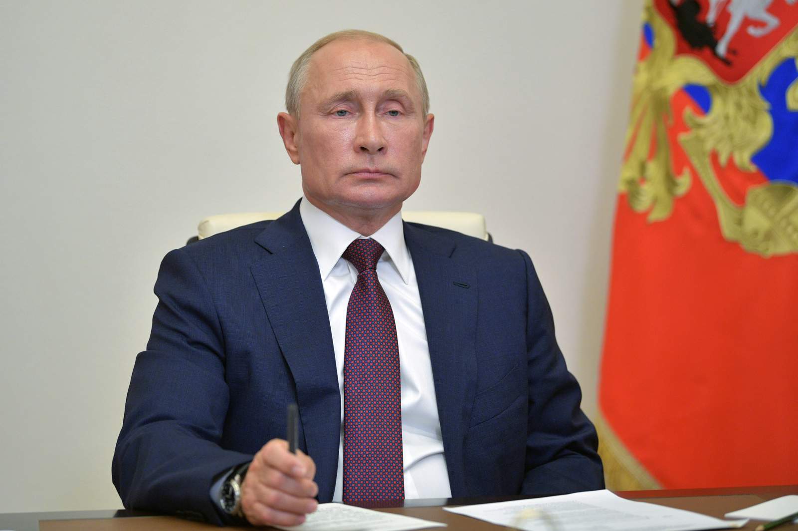 Putin orders amendments extending his rule into constitution