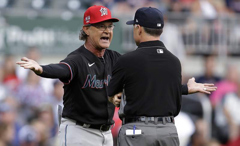 Mattingly to remain Marlins manager in 2022
