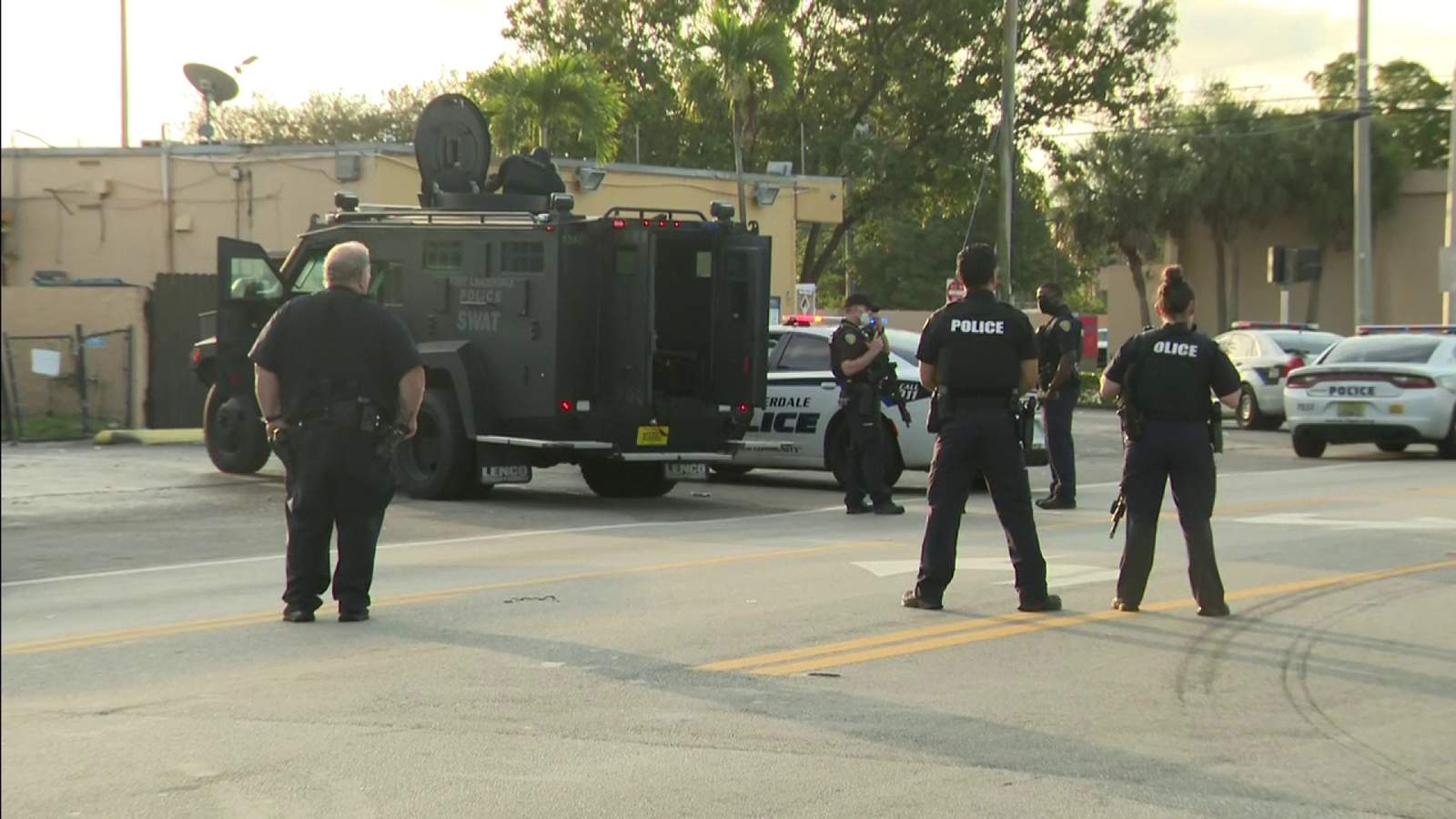 SWAT officers take down suspect after negotiator convinces barricaded man to exit Fort Lauderdale pawn shop