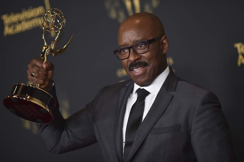 'SNL' hosts Rudolph, Chappelle win guest actor Emmy honors
