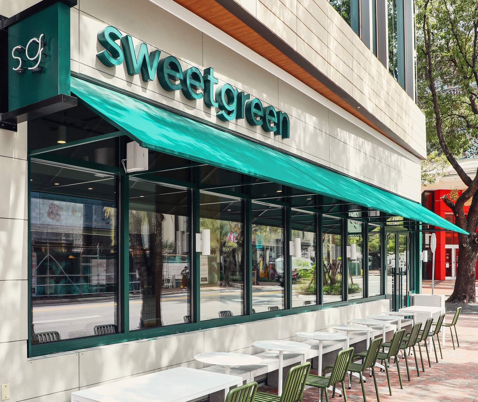 Trendy custom salad shop Sweetgreen opens second Miami location in CocoWalk