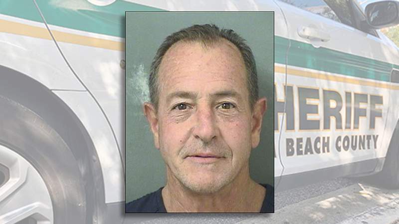 Lindsay Lohan’s father arrested in Palm Beach County