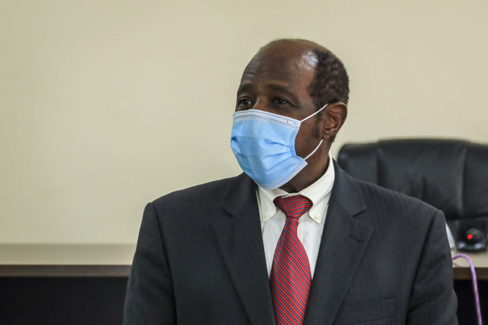 'Hotel Rwanda' hero admits backing rebels, denies violence