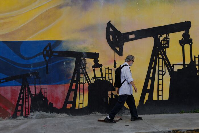 U.S. energy secretary announces deals to increase oil output in Venezuela