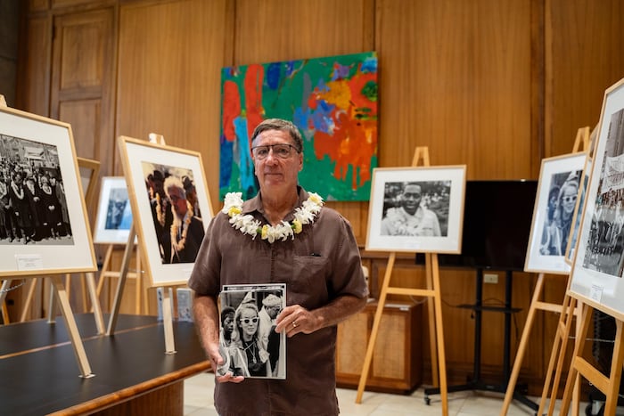Hawaii displays historic photos of Martin Luther King Jr. wearing flower lei during Selma march