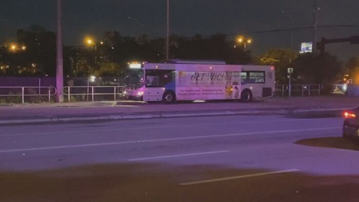 Police: Bicyclist dies after crash with public bus in Fort Lauderdale