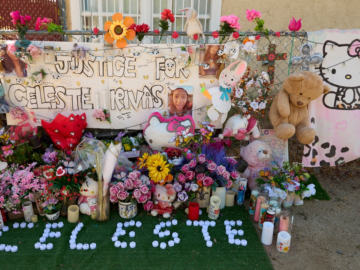 Image linked from the original feed: Final texts from 14-year-old girl to singer D4vd shown in court at hearing on her killing