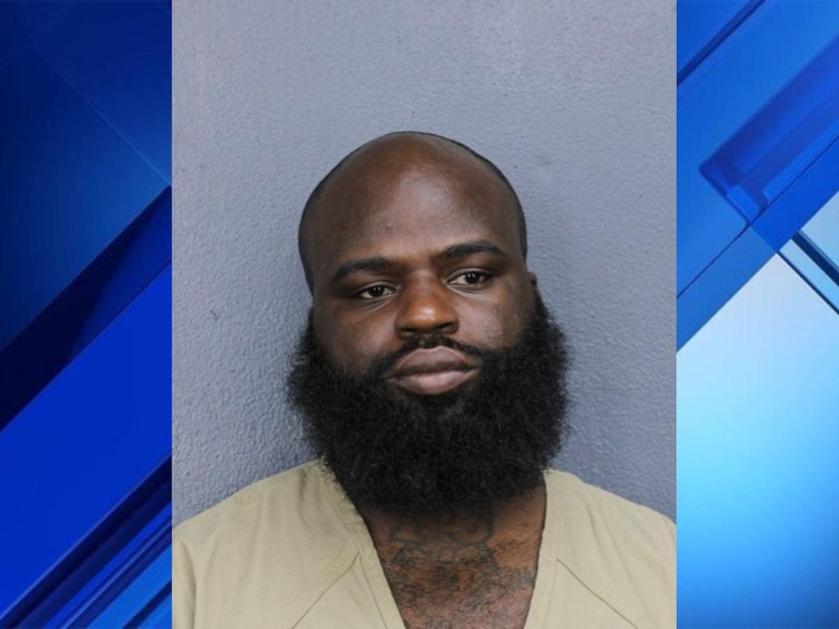 Image linked from the original feed: Arrestan a hombre de Coconut Creek por invasión armada a una vivienda; enfrenta 12 cargos graves