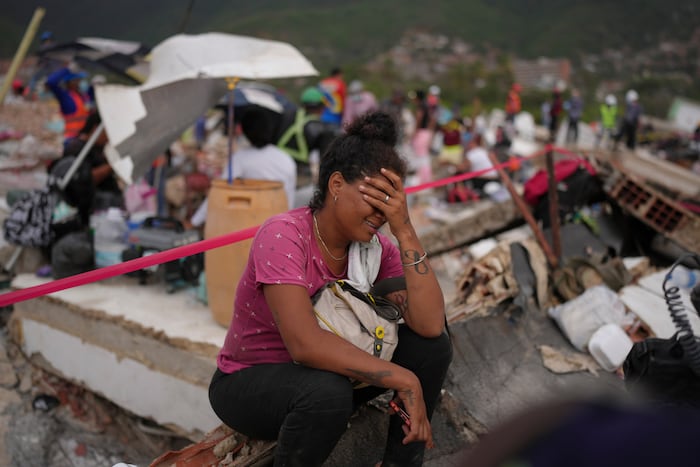 Venezuelan medics fear earthquake aftermath will trigger widening medical crisis