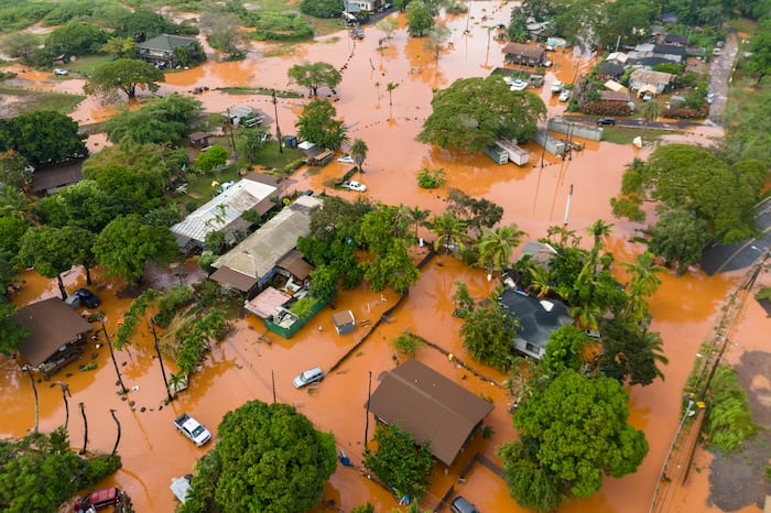 Hawaii’s worst flooding in 20 years threatens dam, prompts evacuations as more rain looms
