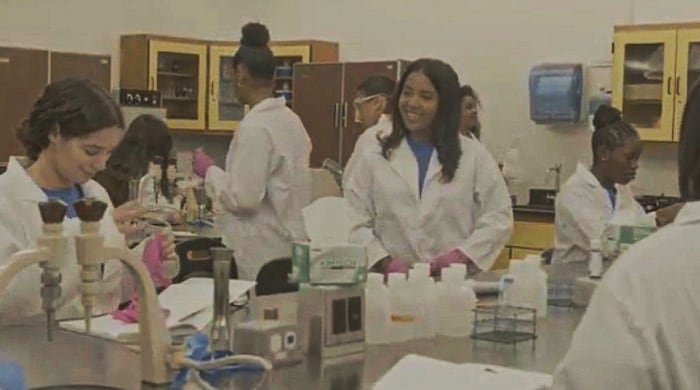 The ‘leading ladies' of Science — inside the Microbiology Girls Club