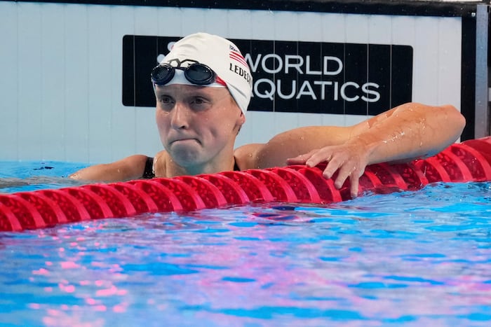 United States Breaks Mixed 4x100m Freestyle World Record in Singapore