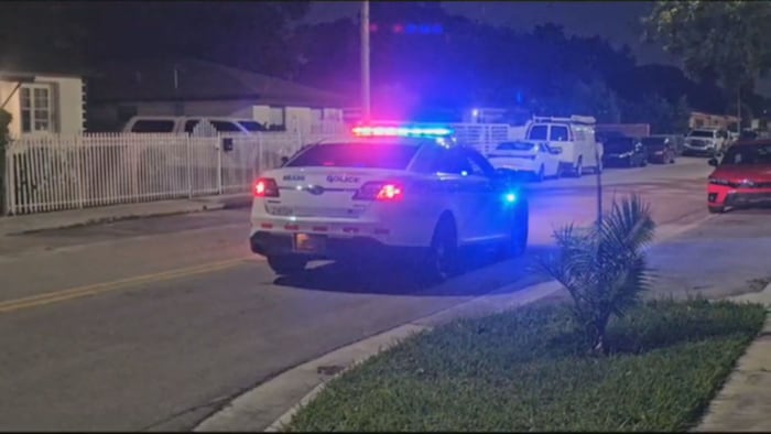 Man, 30, critically injured in Miami shooting
