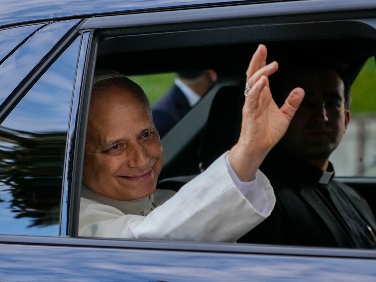 Pope returns to Vatican days after surgery; surgeon says he should be fit for Latin America tour