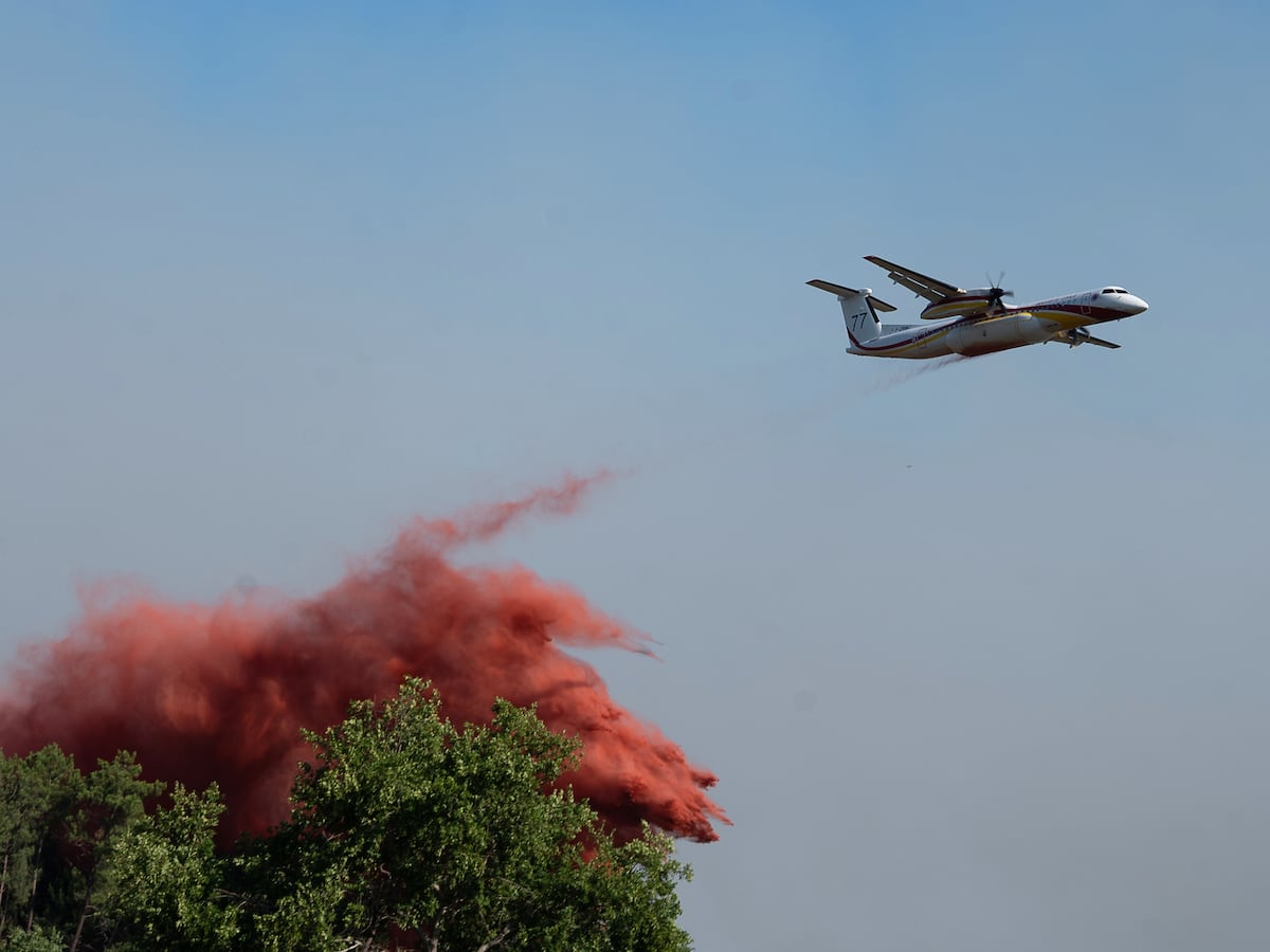 Image linked from the original feed: Wildfires near Madrid and in southwestern France force over 80,000 to evacuate