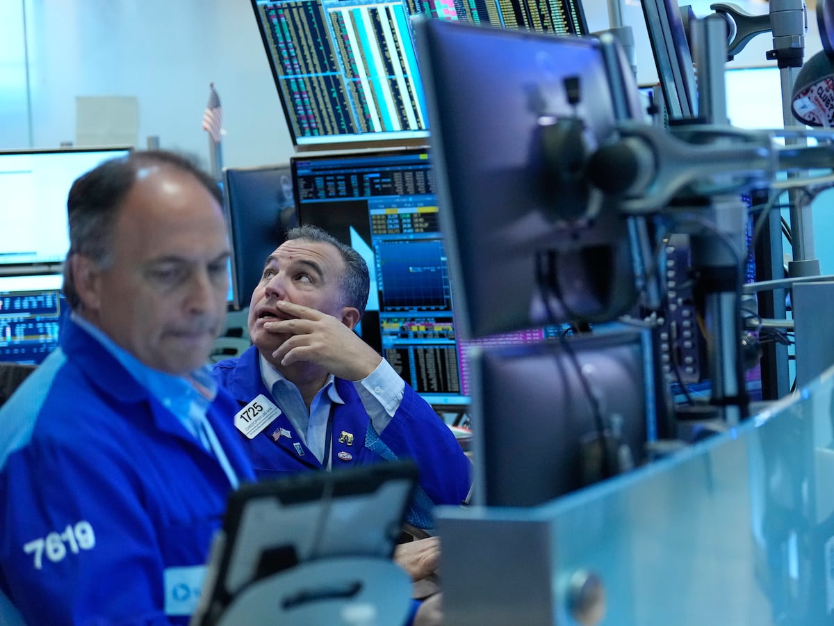 U.S. Stocks Conclude Volatile Week With Mixed Performance
