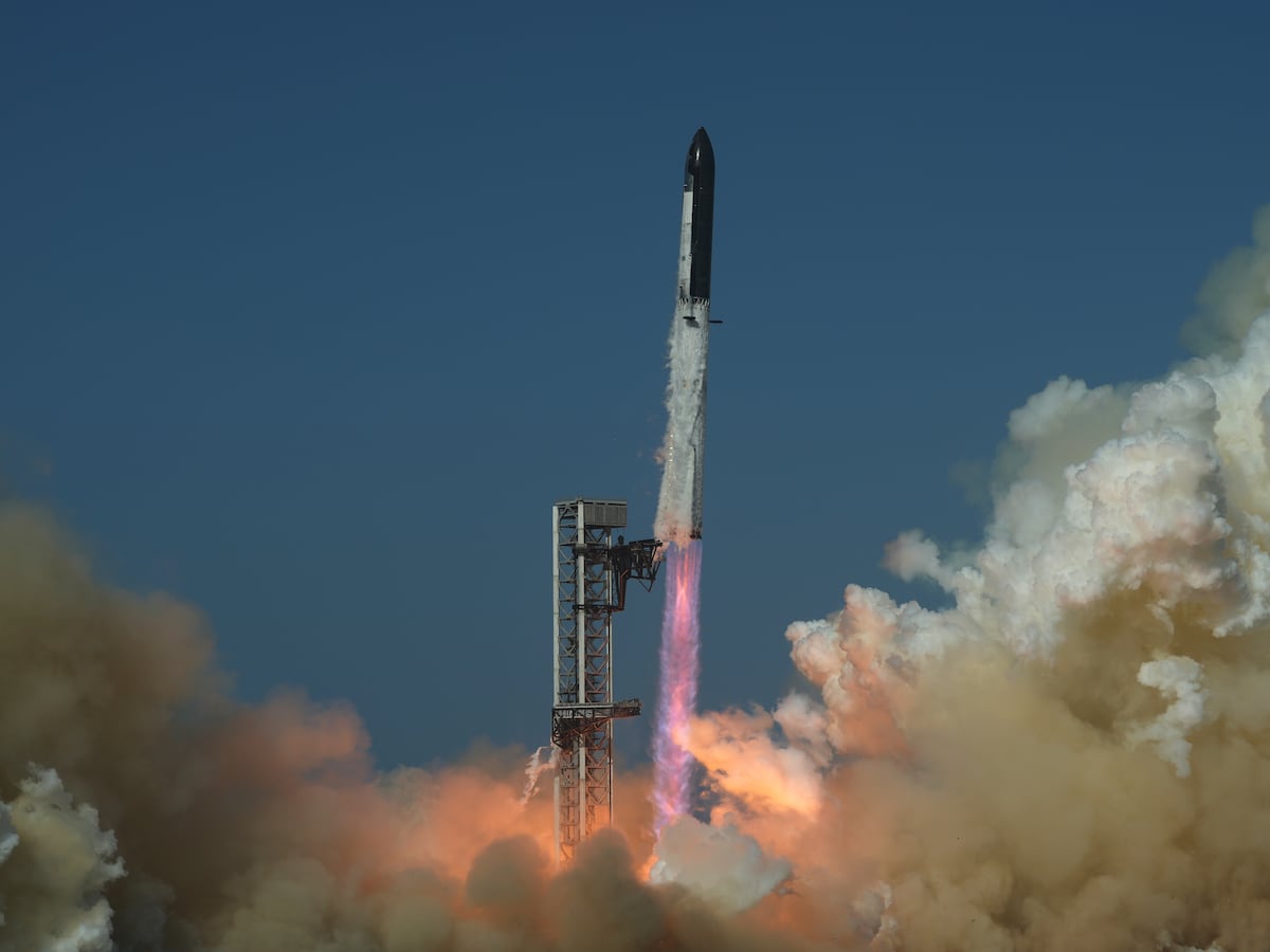 Image linked from the original feed: SpaceX shares rise even as company insiders get a chance to sell for the first time